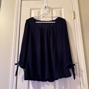 Sara Michelle Size Large Navy Top